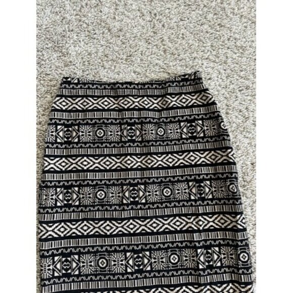 Juniors B_Envied Pencil Elastic Wasit Geometric Skirt Size Small Knee Length - Picture 4 of 8